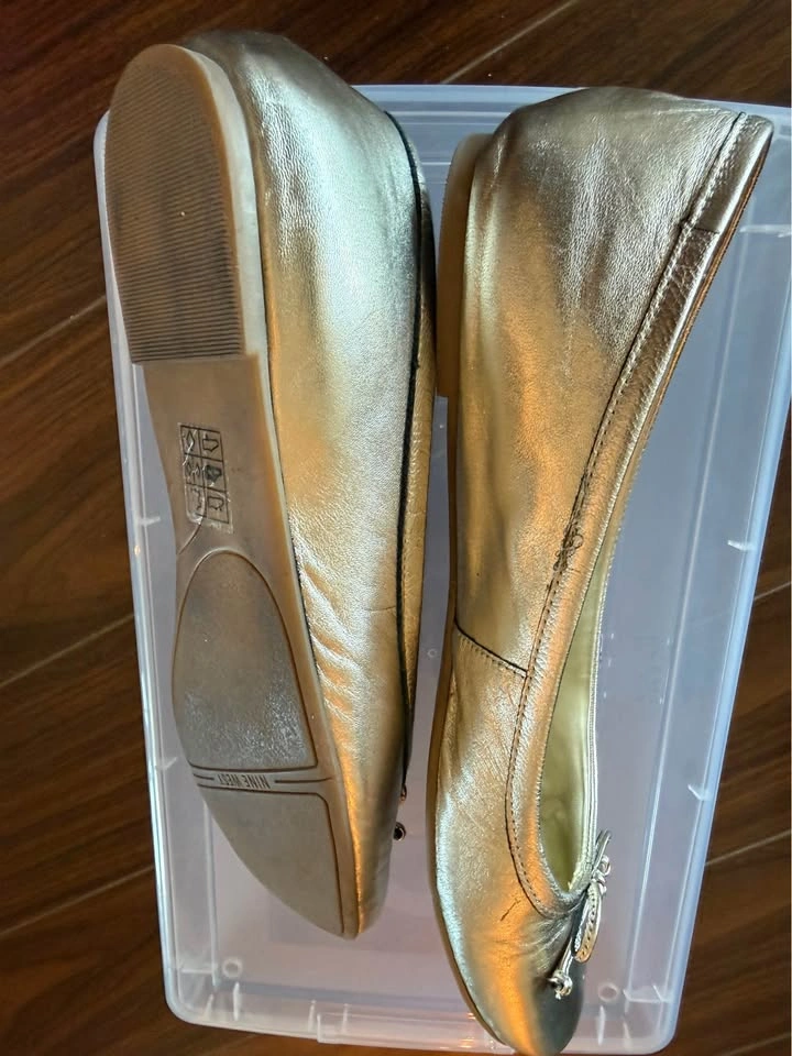 Gold Nine West Ballet Flats - photo 2