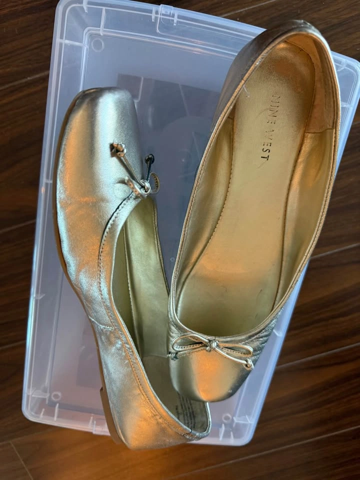 Gold Nine West Ballet Flats - photo 3