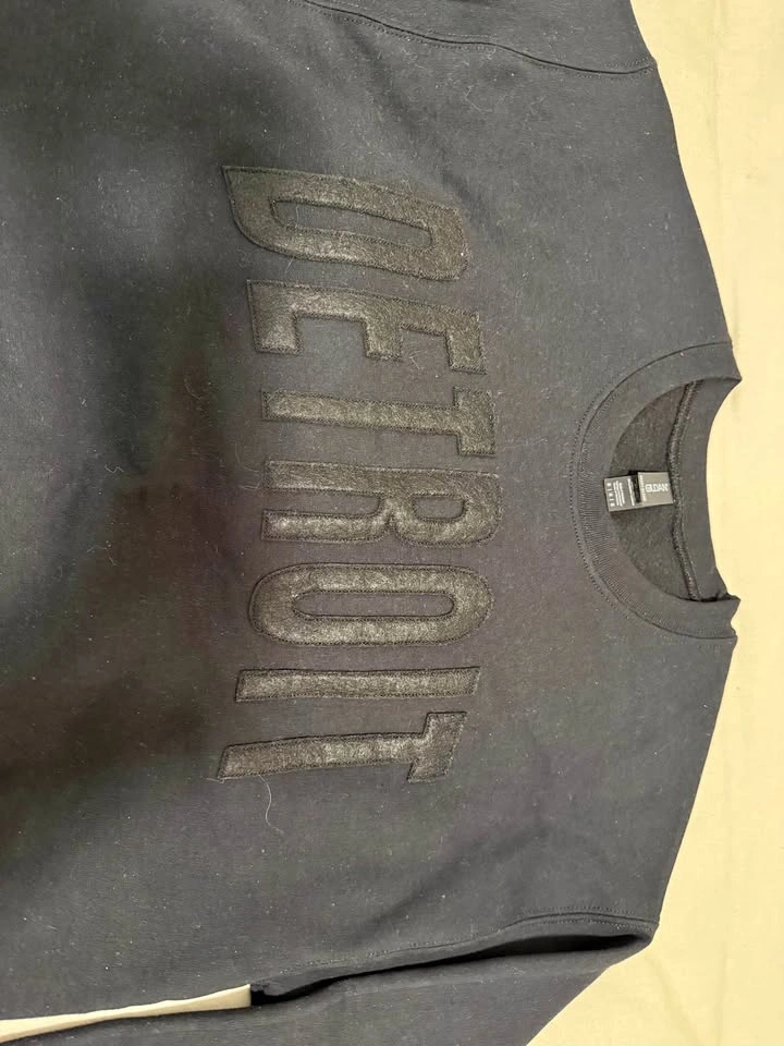 Black Detroit Sweatshirt - M