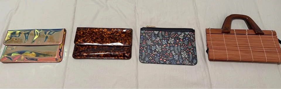 Assorted clutch/purse/handbags