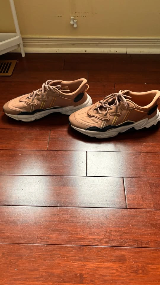 Adidas Ozweego Size 12 - photo 2