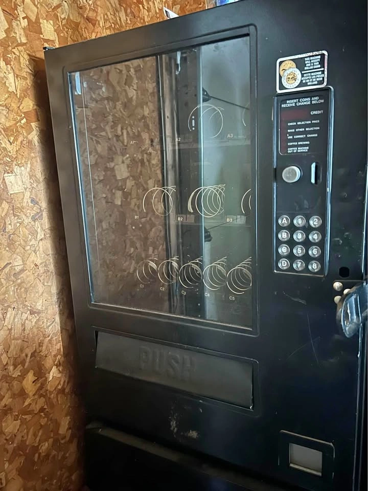 Vending Machine (As is)