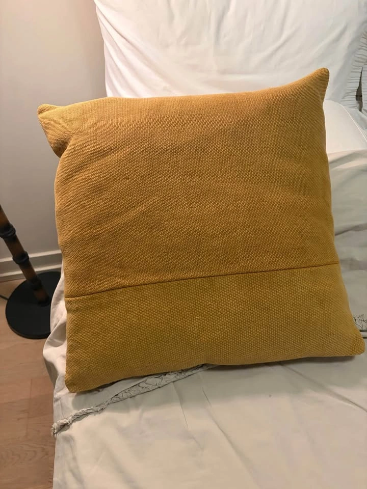 Set of 2 West Elm Throw Pillows - photo 2