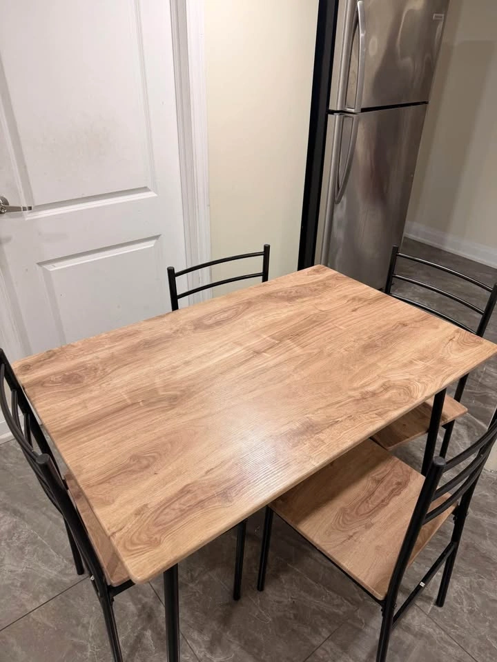 4-Piece Dining Set – Excellent Condition - photo 3