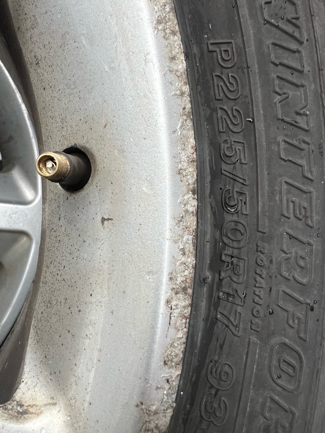 Tire and OEM rims - photo 3
