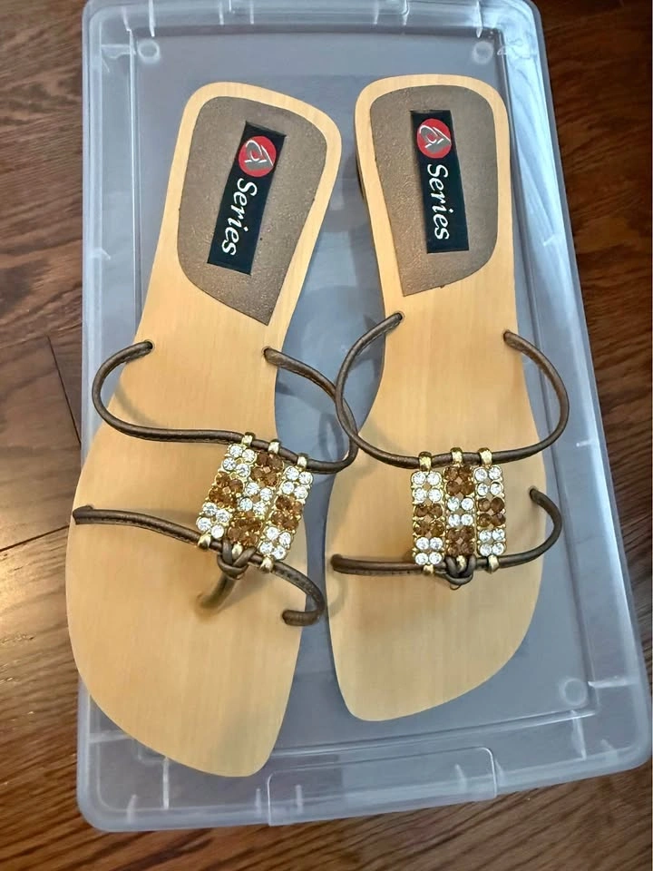 Women's sandals