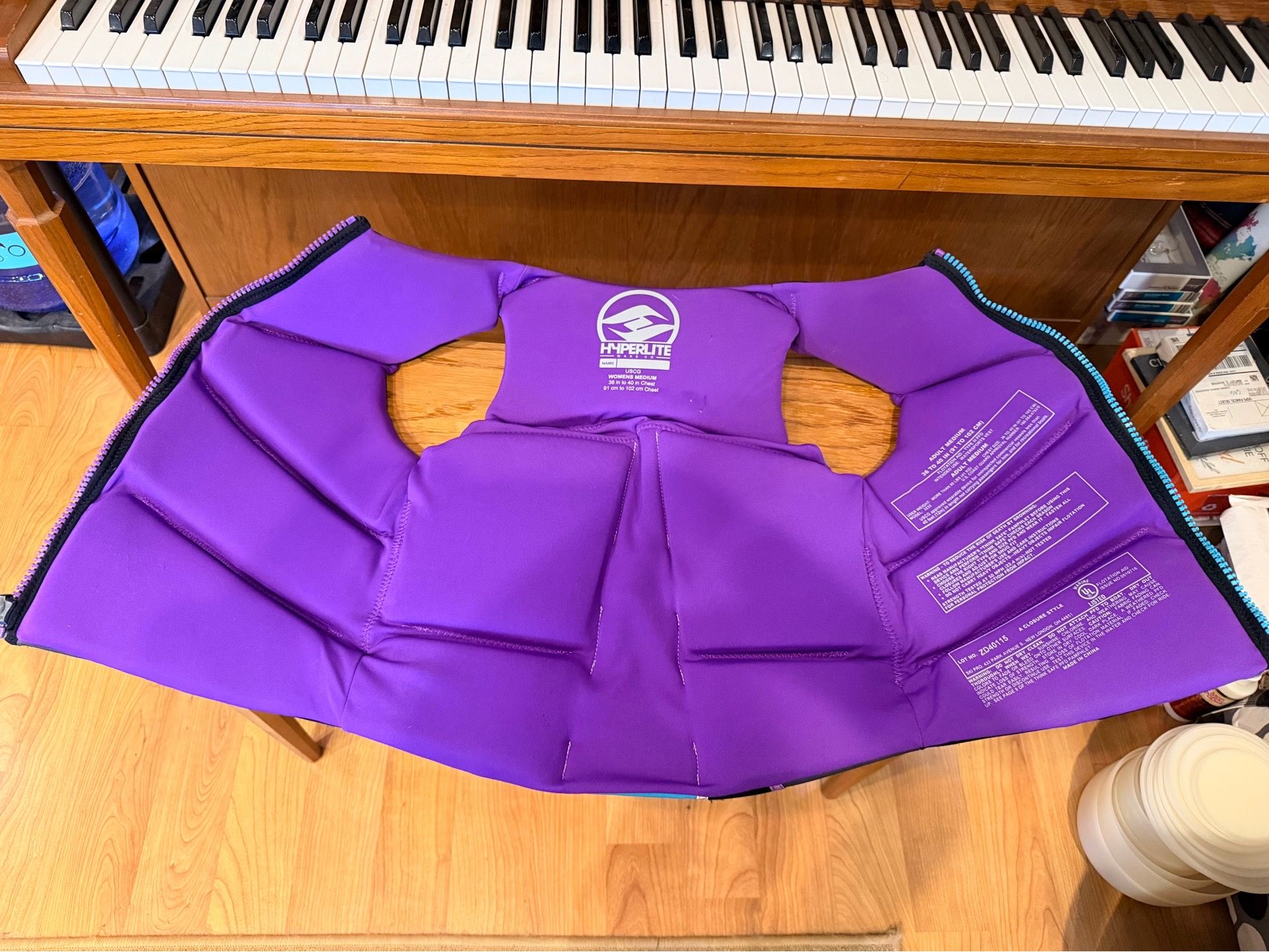 Hyperlite Life Jackets - photo 4