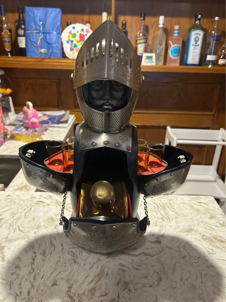 Vintage Knight Armor Liquor Decanter and Shot Glass Set - photo 3
