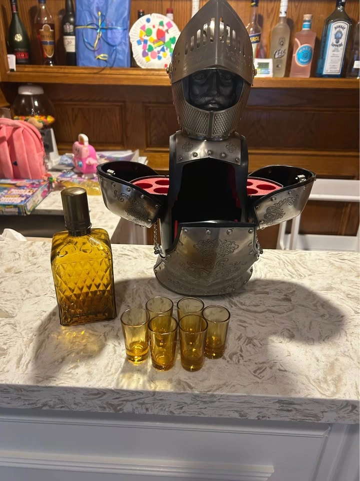 Vintage Knight Armor Liquor Decanter and Shot Glass Set - photo 5