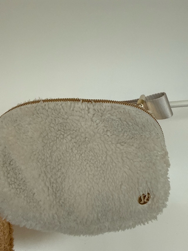 Lululemon Everywhere Belt Bag Fleece - photo 3