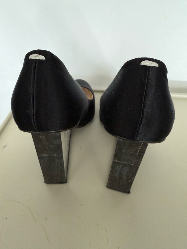 Maison Margiela Satin Pumps - photo 4