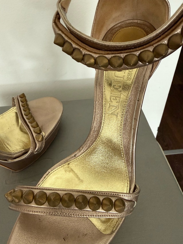 Alexander McQueen Heels - photo 3
