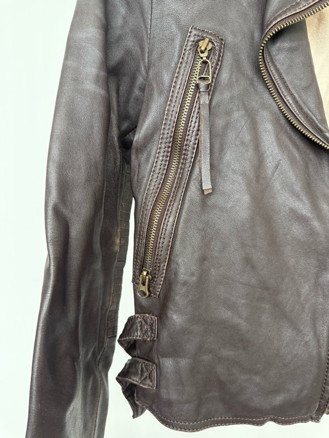 There's Leather Jacket - photo 3