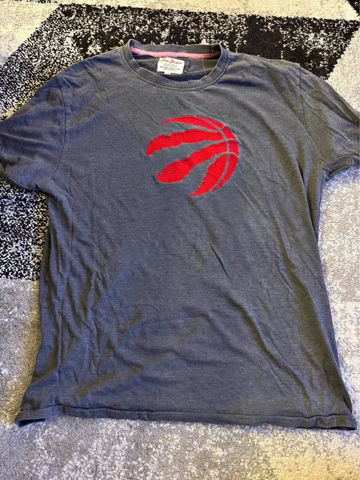 Toronto Raptors stitched shirt - XL
