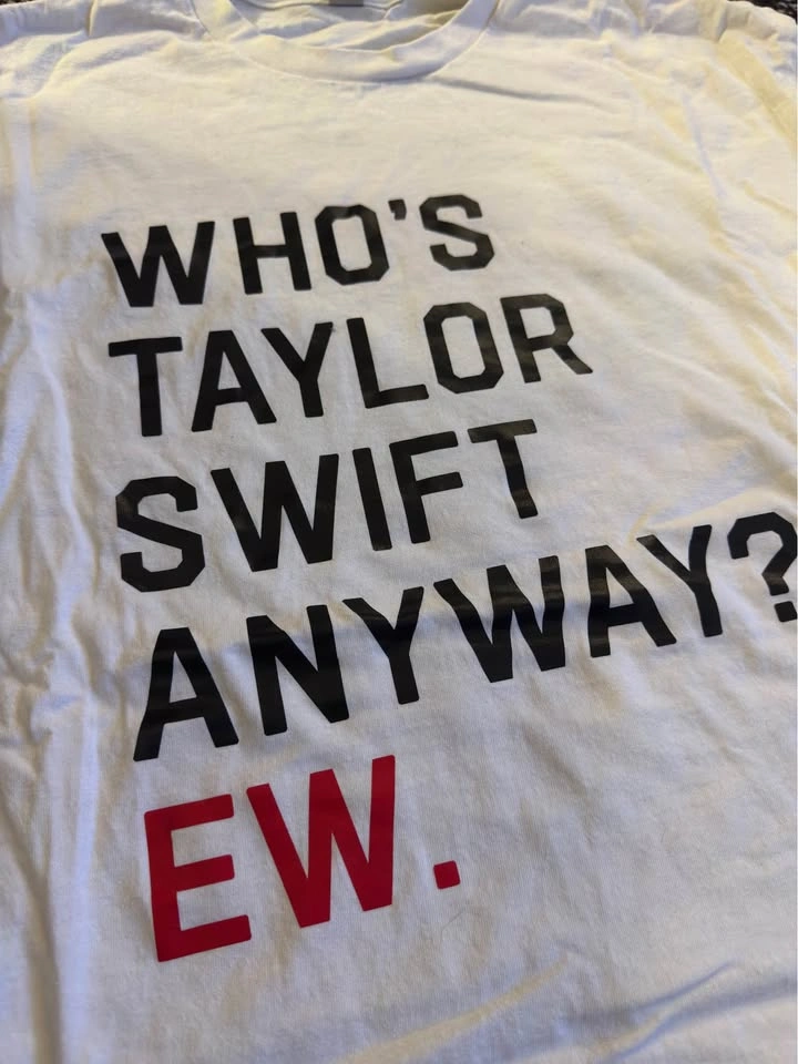 Taylor Swift shirt - XL - photo 2