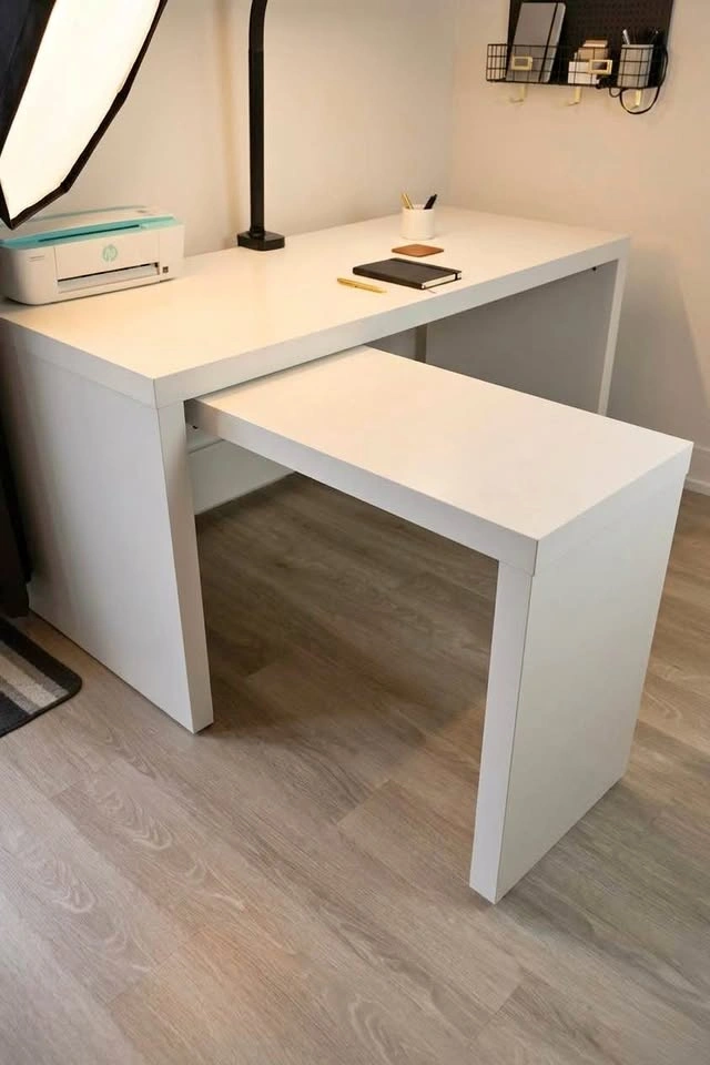 IKEA MALM Desk with Pull-Out Panel – White – Excellent Condition