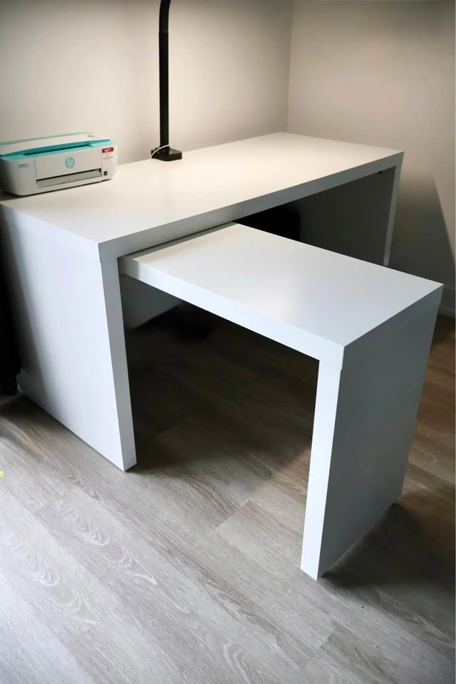 IKEA MALM Desk with Pull-Out Panel – White – Excellent Condition - photo 2
