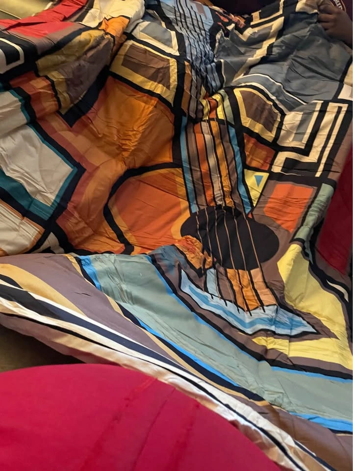 Geometric Acoustic Guitar Comforter Set- Pickup Near Chicago Sta - photo 2