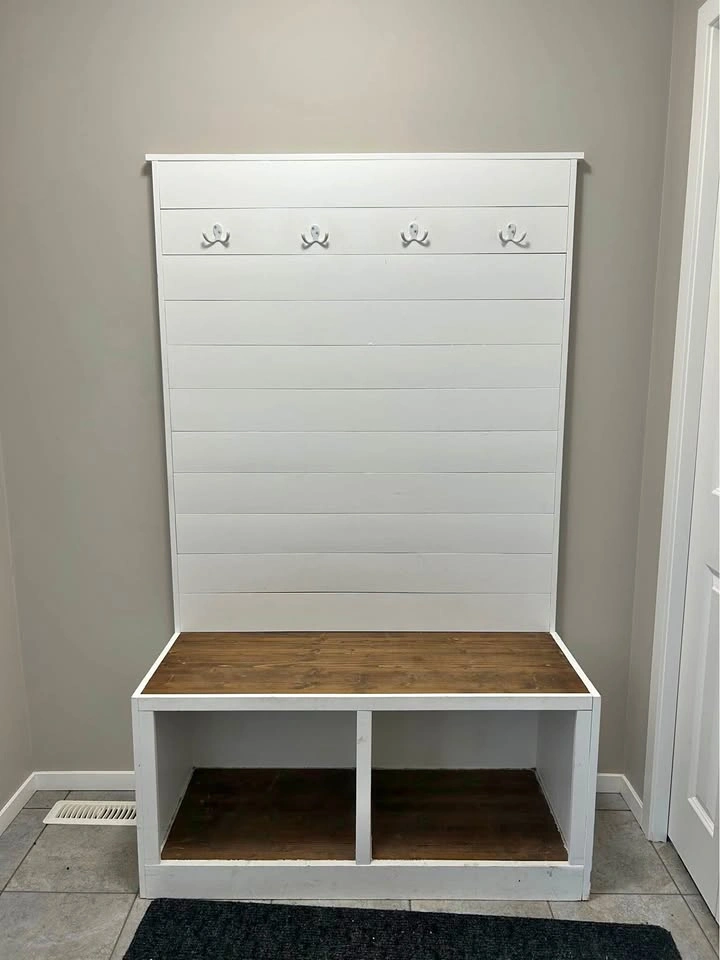 Elegant Entrance Bench with storage