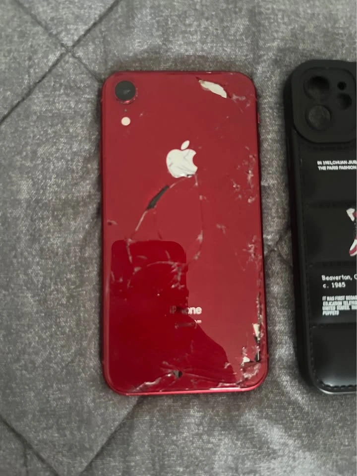 iphone XR 64GB (cracked back) - photo 3