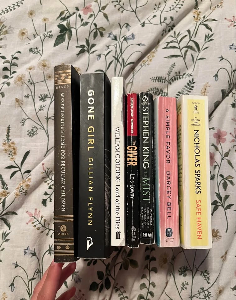 Assorted books - photo 2