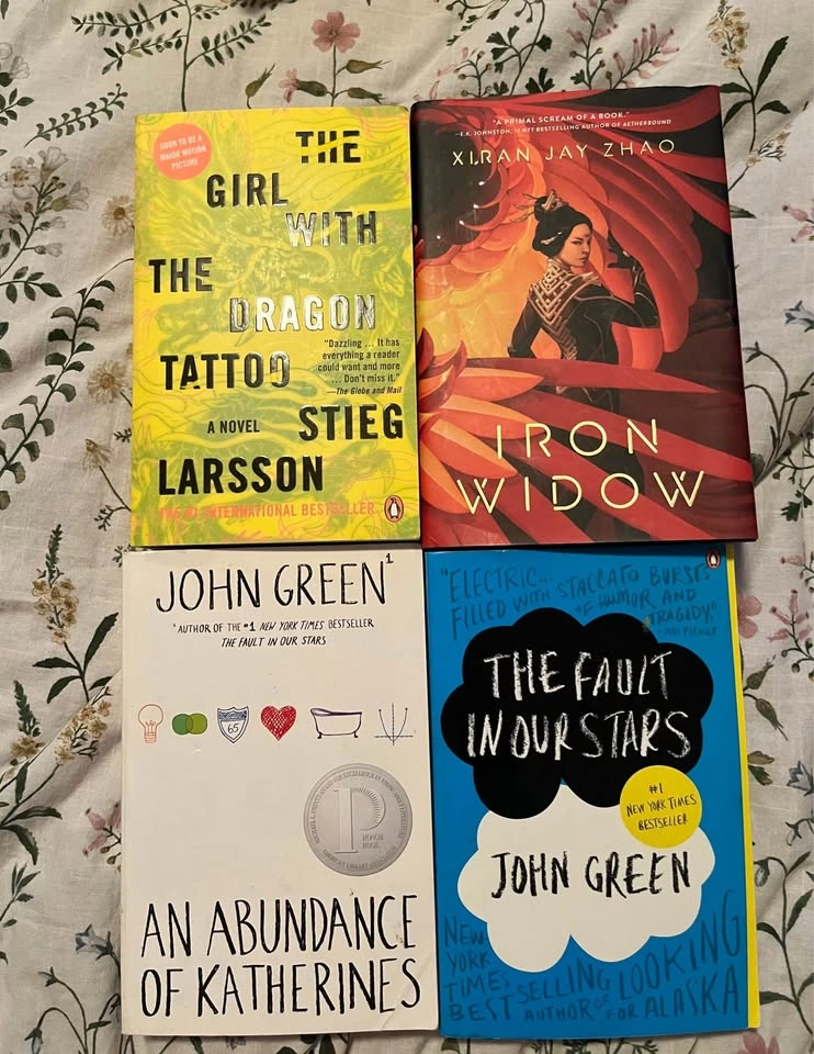 Assorted books - photo 5