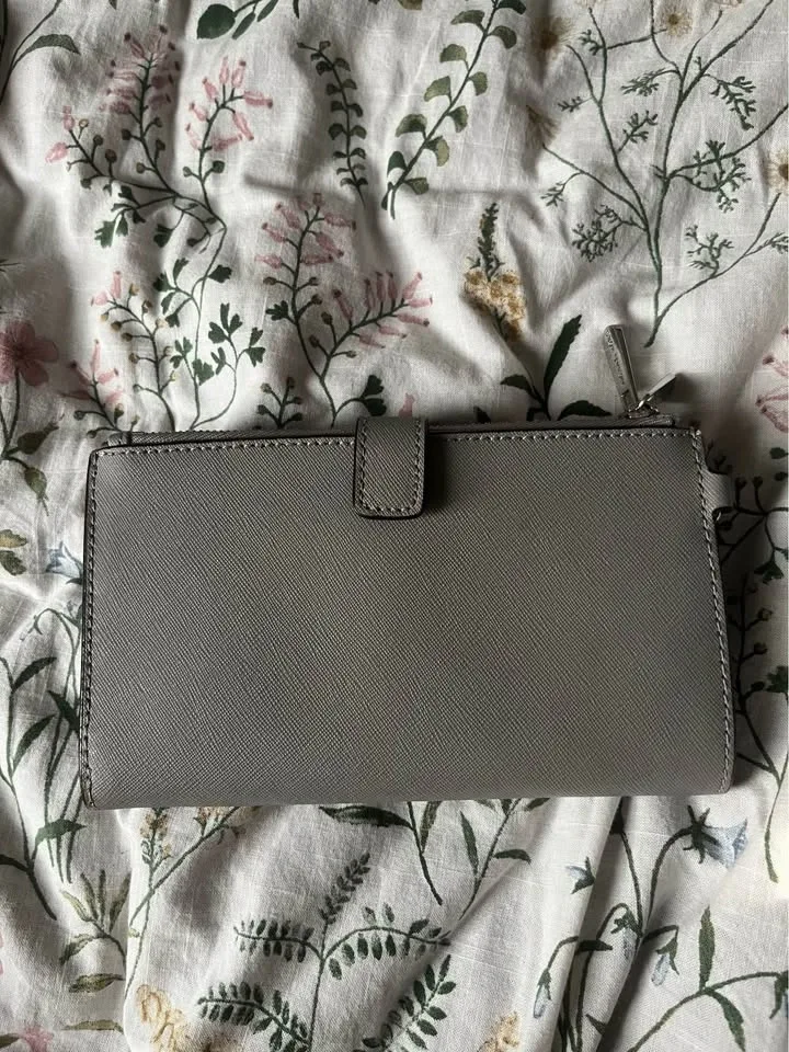 Michael Kors Travel Wallet - photo 2