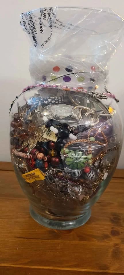 Huge Lot of Jewelry in Glass Jars - photo 3