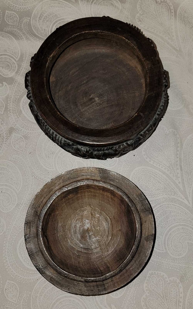 African carved hardwood bowl with lid - photo 3