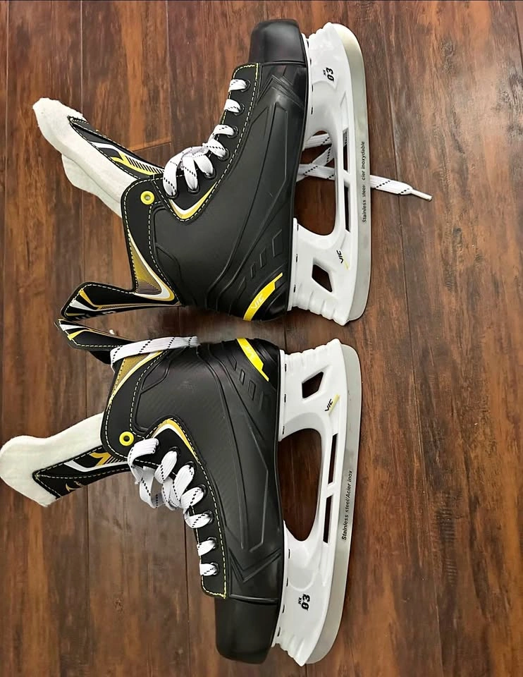 Brand new Ice skates size 10