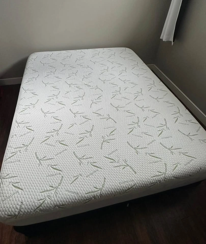 Ashley air cooled queen mattress, protector and box spring - photo 2