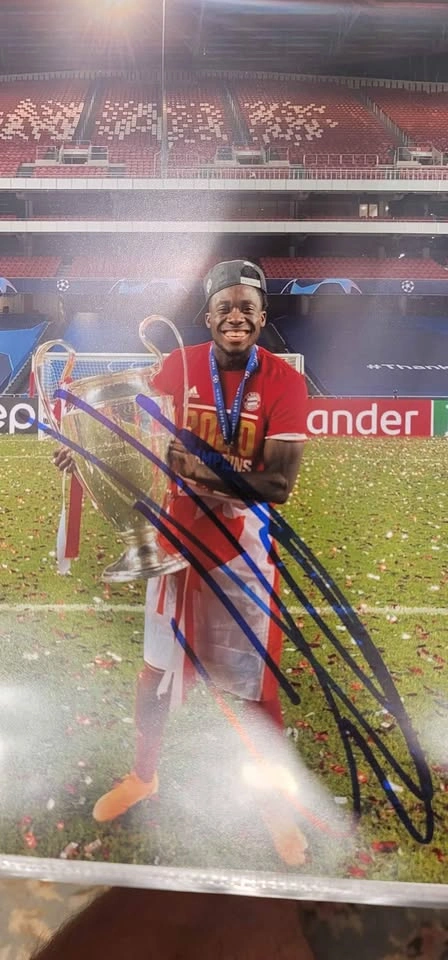 ⚽️⚽️Alphonso Davies signed 8x10 - photo 3