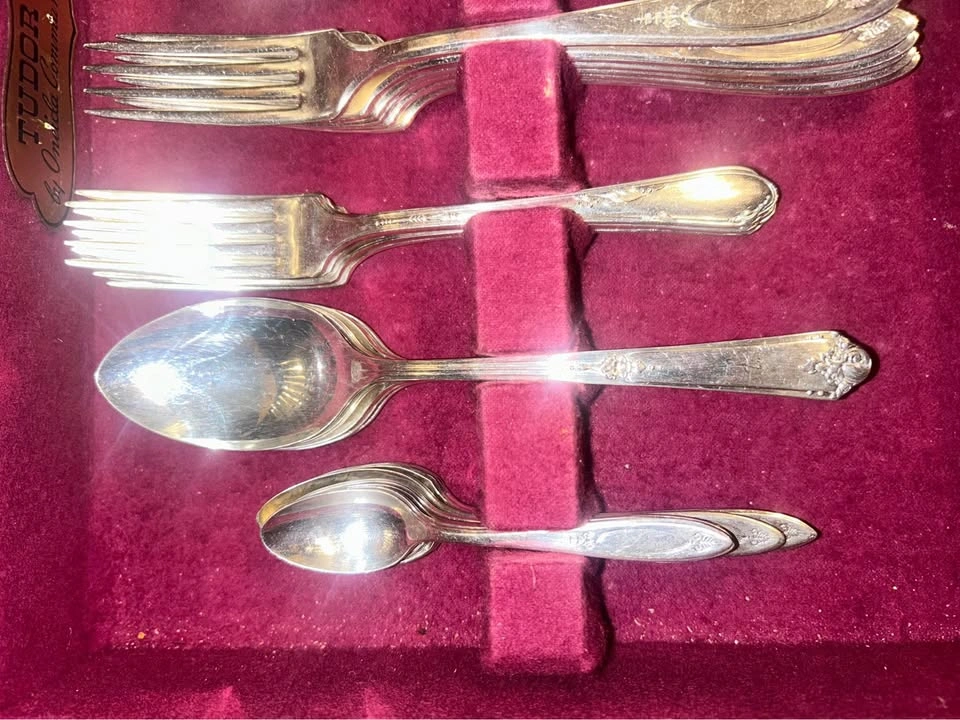 Vintage Oneida flatware set - photo 2
