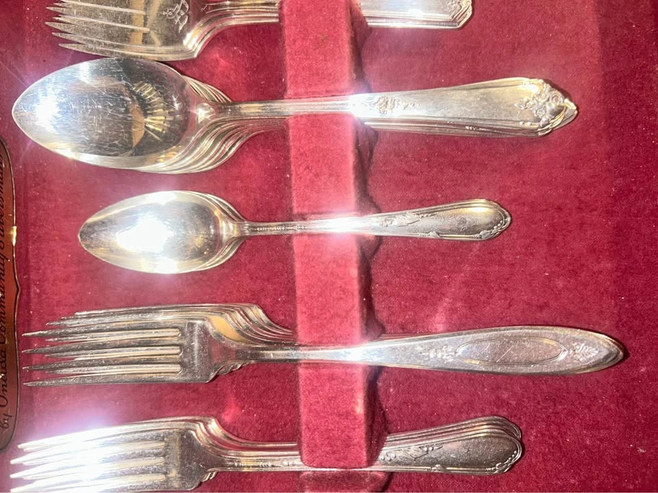 Vintage Oneida flatware set - photo 3