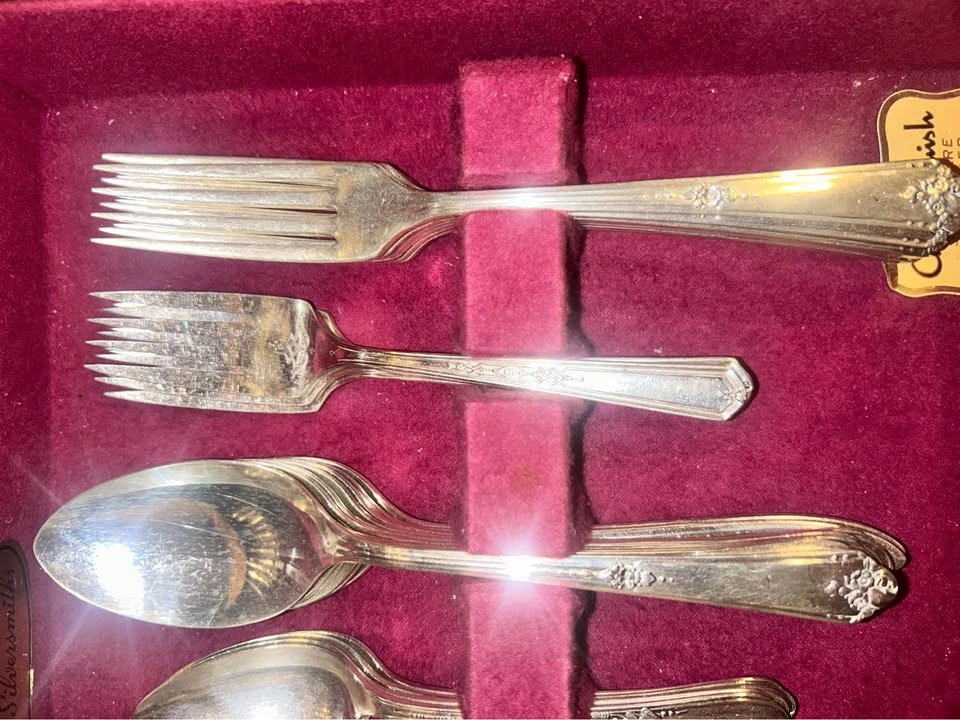 Vintage Oneida flatware set - photo 4