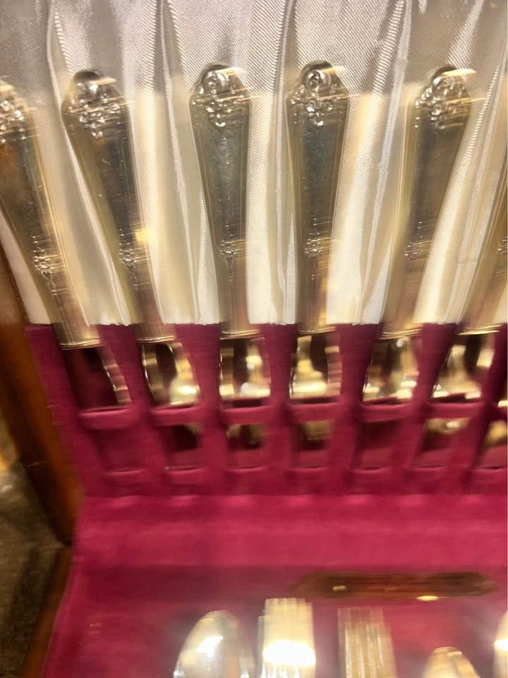 Vintage Oneida flatware set - photo 5