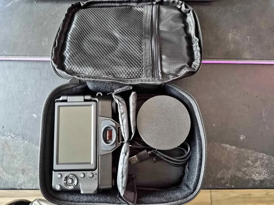 Professional camera 24 megapixel