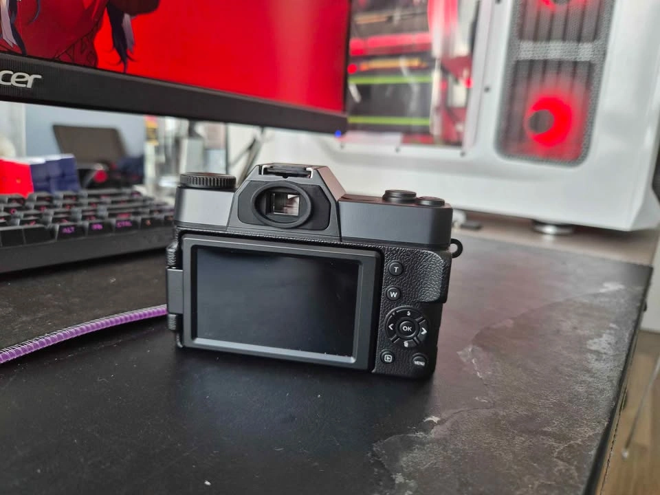 Professional camera 24 megapixel - photo 3