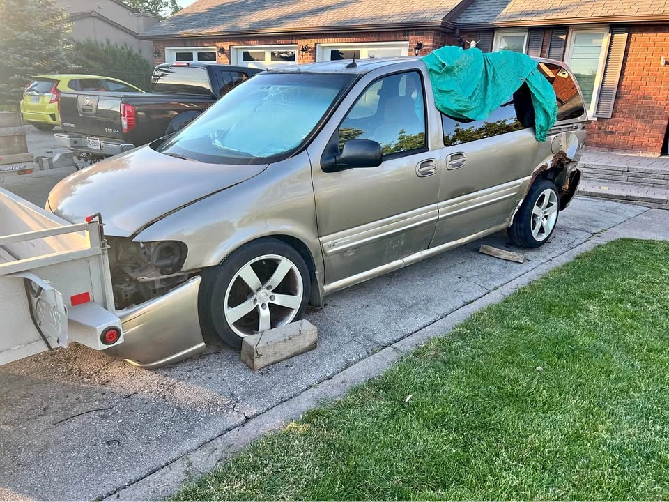 Pontiac GM minivan Montana venture random parts