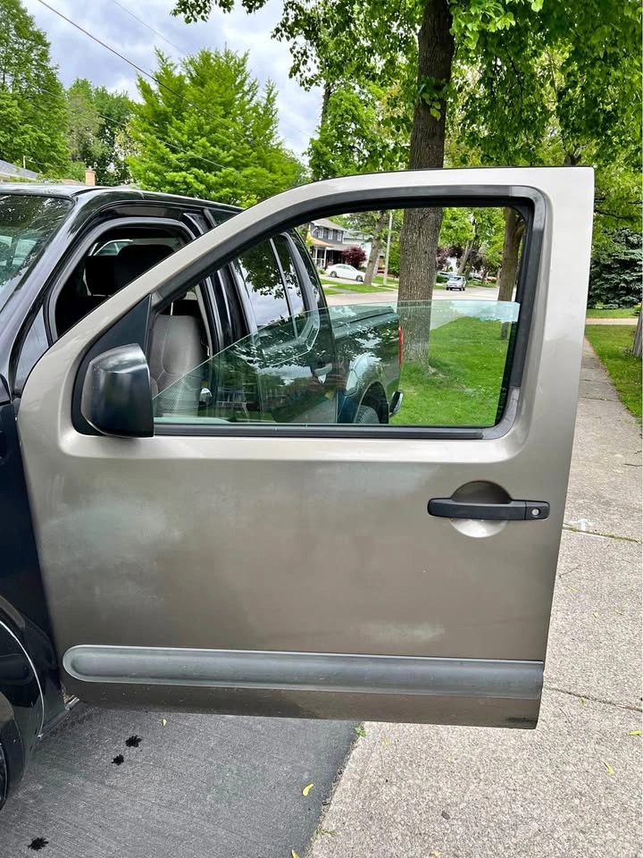 2005+ Nissan Frontier Xterra Pathfinder Driver Side Door