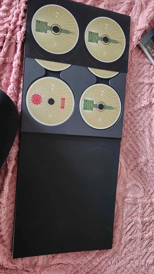 Rammstein volkerball book with cds/dvds - photo 2