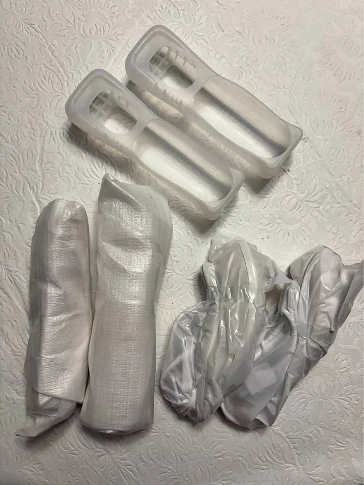 x2 Wii Remote, Cover and Nunchuck