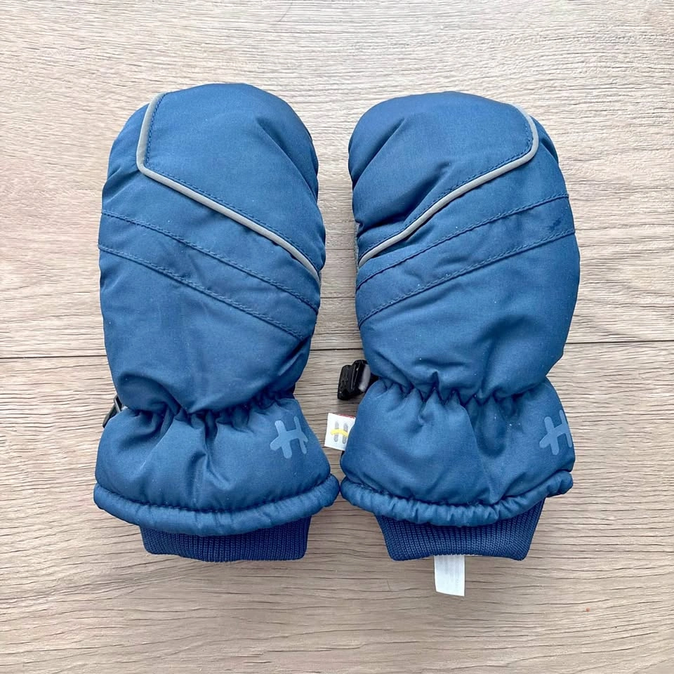 New HOT PAWS kids insulated waterproof mittens size 4-6T ⚽️
