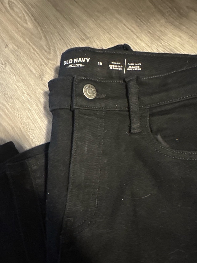 DKNY, Michael Kors, and Old Navy Pants Bundle - photo 4