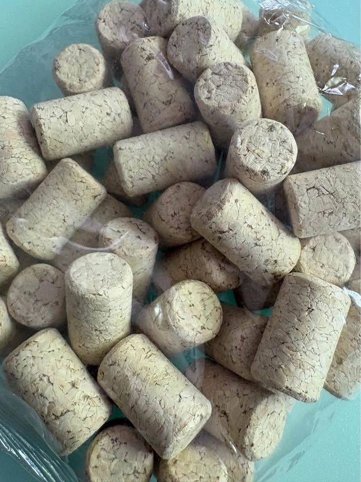 Bulk Natural Wine Corks - photo 2