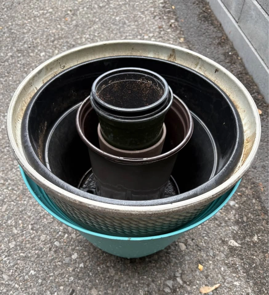 Assorted Size Plant Pots Lot of 8 - photo 3