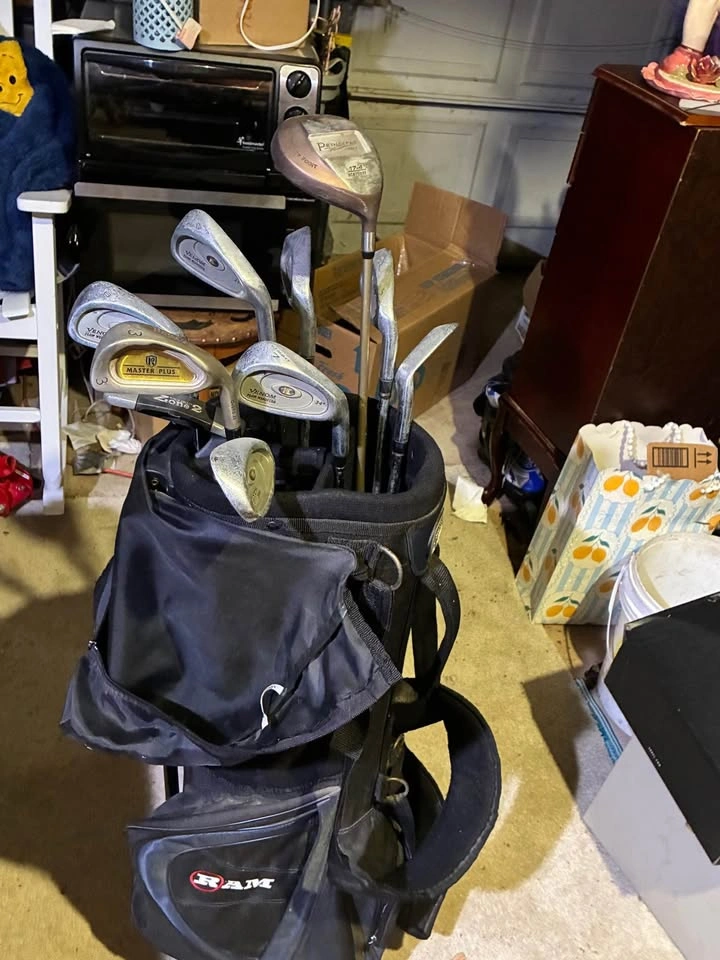 Ram Standing golf bag with various golf clubs - photo 2