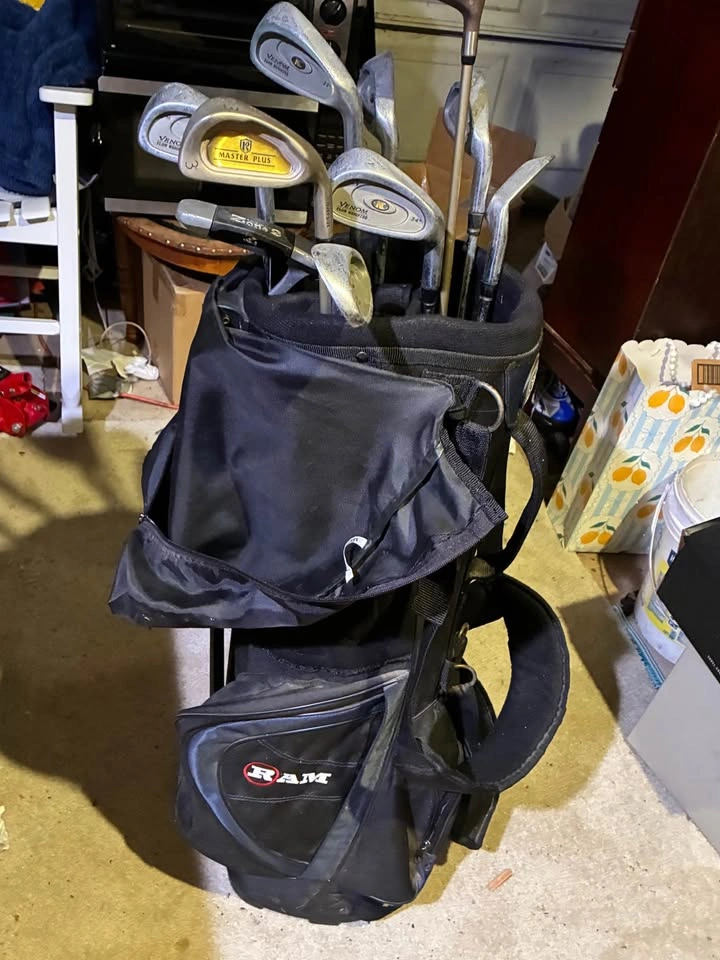 Ram Standing golf bag with various golf clubs - photo 3
