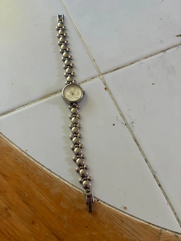 Lorus quartz silver tone Mickey Mouse ladies watch - photo 2