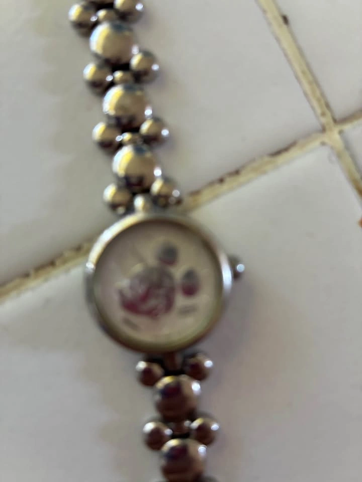 Lorus quartz silver tone Mickey Mouse ladies watch - photo 3